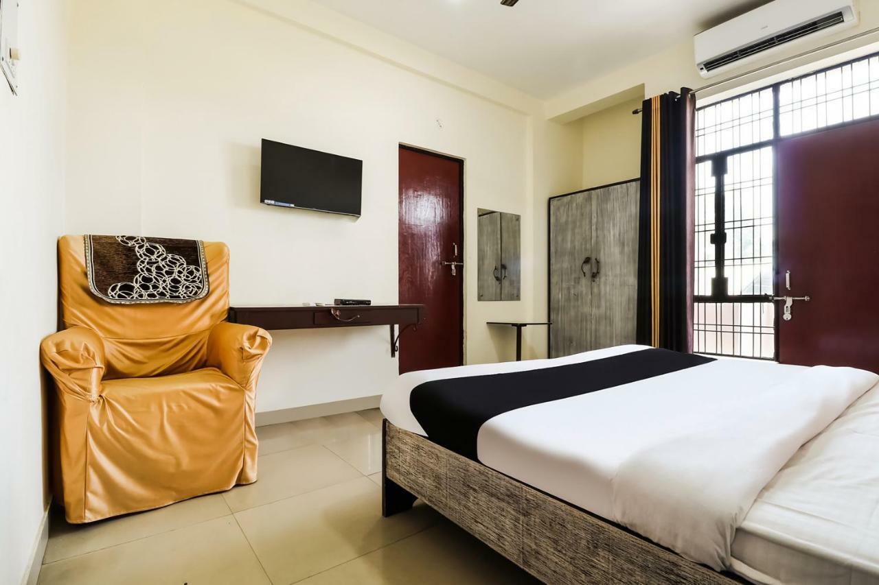 Hotel Capital O 60233 Brij Ki Rasoi Deluxe Lucknow Exterior foto